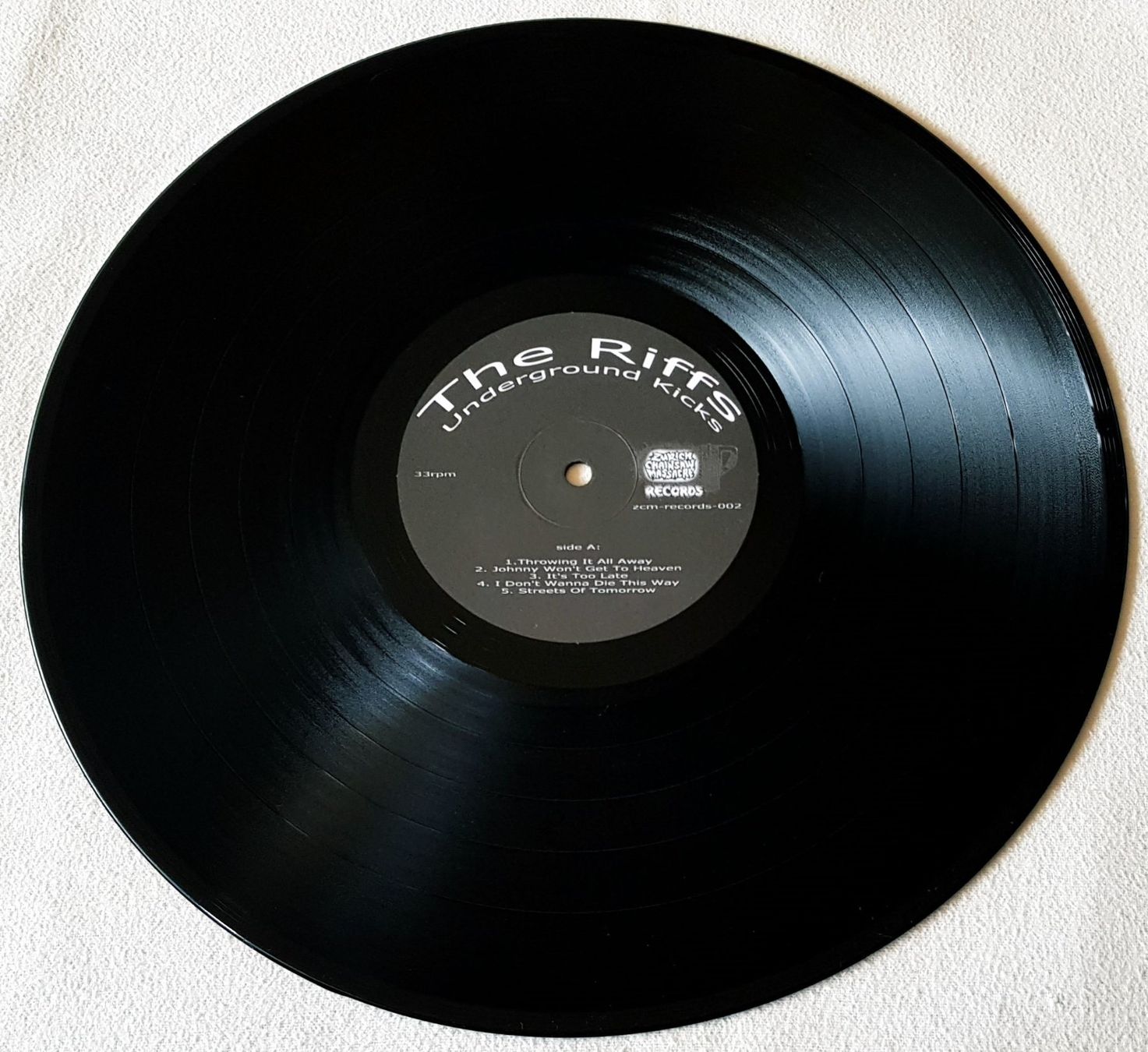 Dischi in vinile: The Riffs – Underground Kicks - LP - 2000 - First Press – Usato da Uster venduto da Zardodel 2
