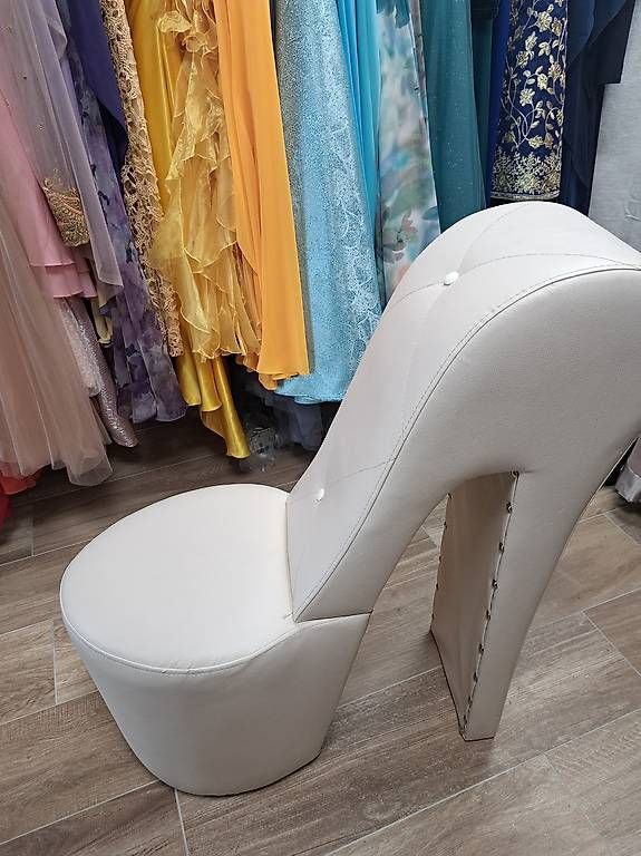 Sedie: Stuhl in Schuhform – Nuovo e nell'imballaggio originale da Luzern venduto da Neela288