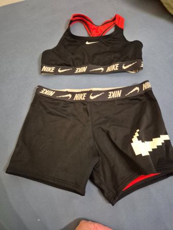 Nike Sport Set, Grösse S(128-137) .Top Zustand!
