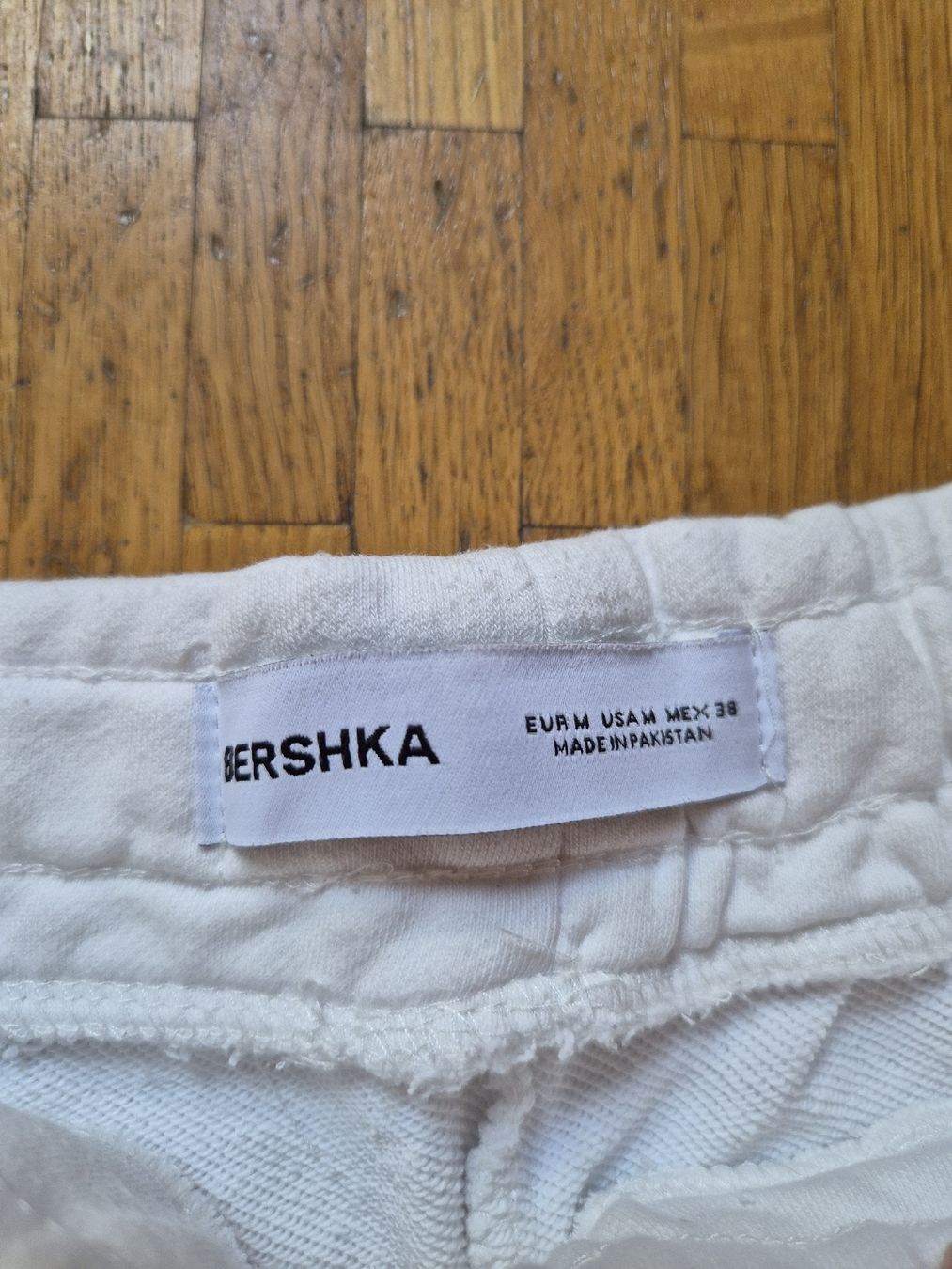 Bershka Pantaloni: Lot de 2 short M – Usato da Petit-Lancy venduto da Tom_mccr 6