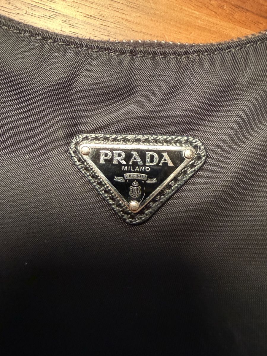 Prada Borse da donna: Prada Bag Re-Edition 2005 – Nuovo (secondo la descrizione) da Solothurn venduto da milena_03 3
