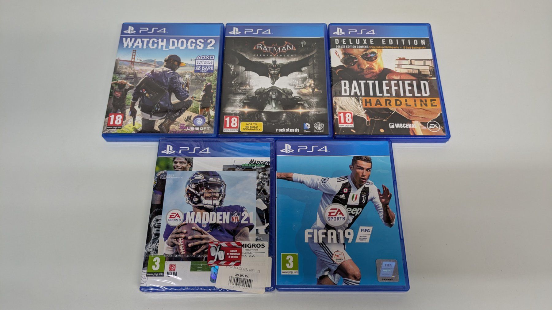 Sony Consoles: Sony PlayStation 4, 2 Controller, 5 Games – D'occasion à Menziken par mame18 3