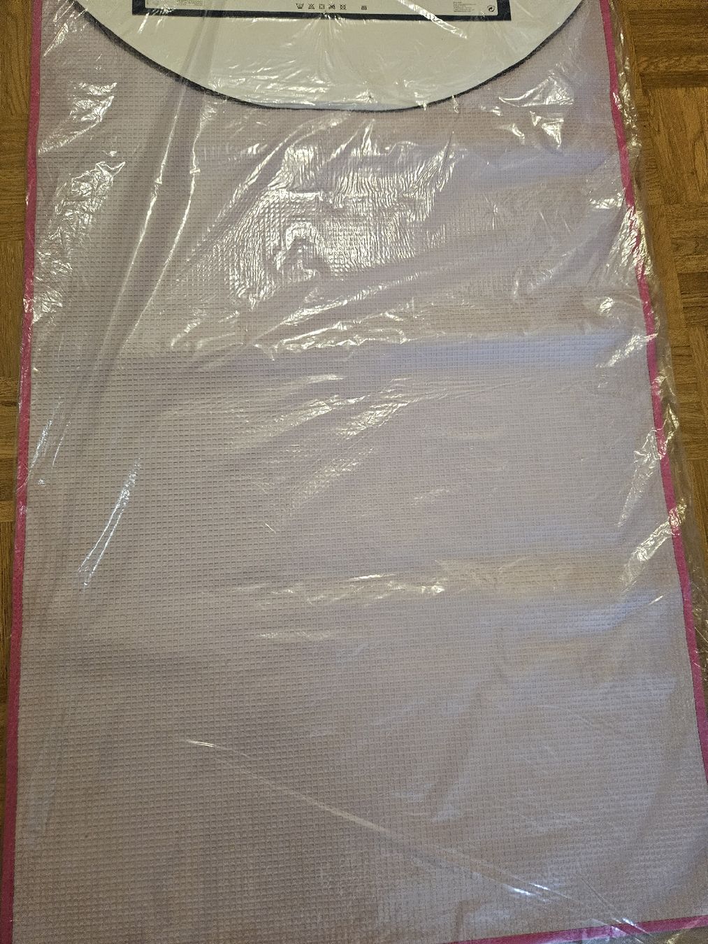 Tapis: Neu badteppich rosa  – Neuf avec emballage d'origine à Basel par fragolina08 2