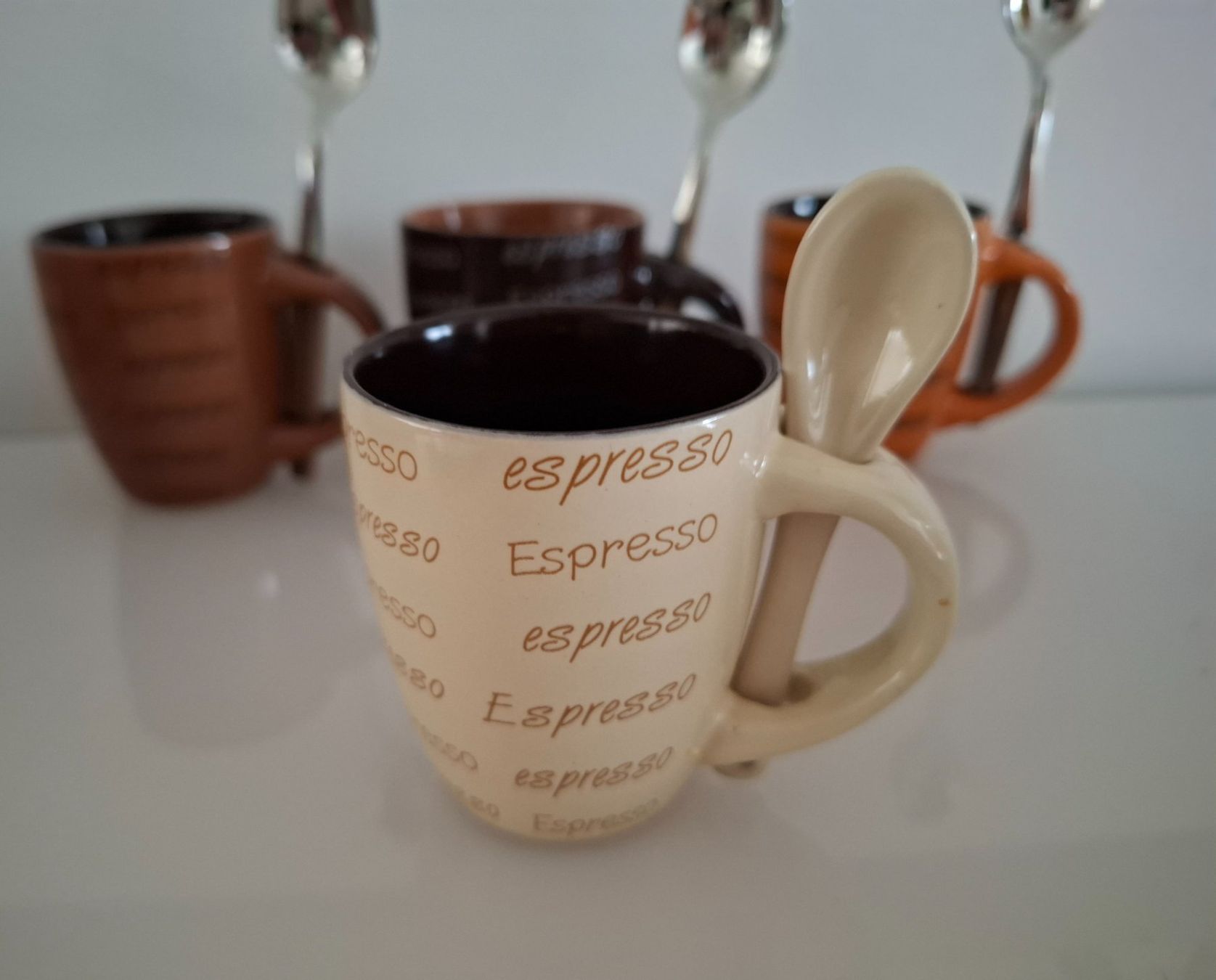 Tazze: 4 Espresso-Tassen mit Löffel – Usato da Zürich venduto da Loubol 1