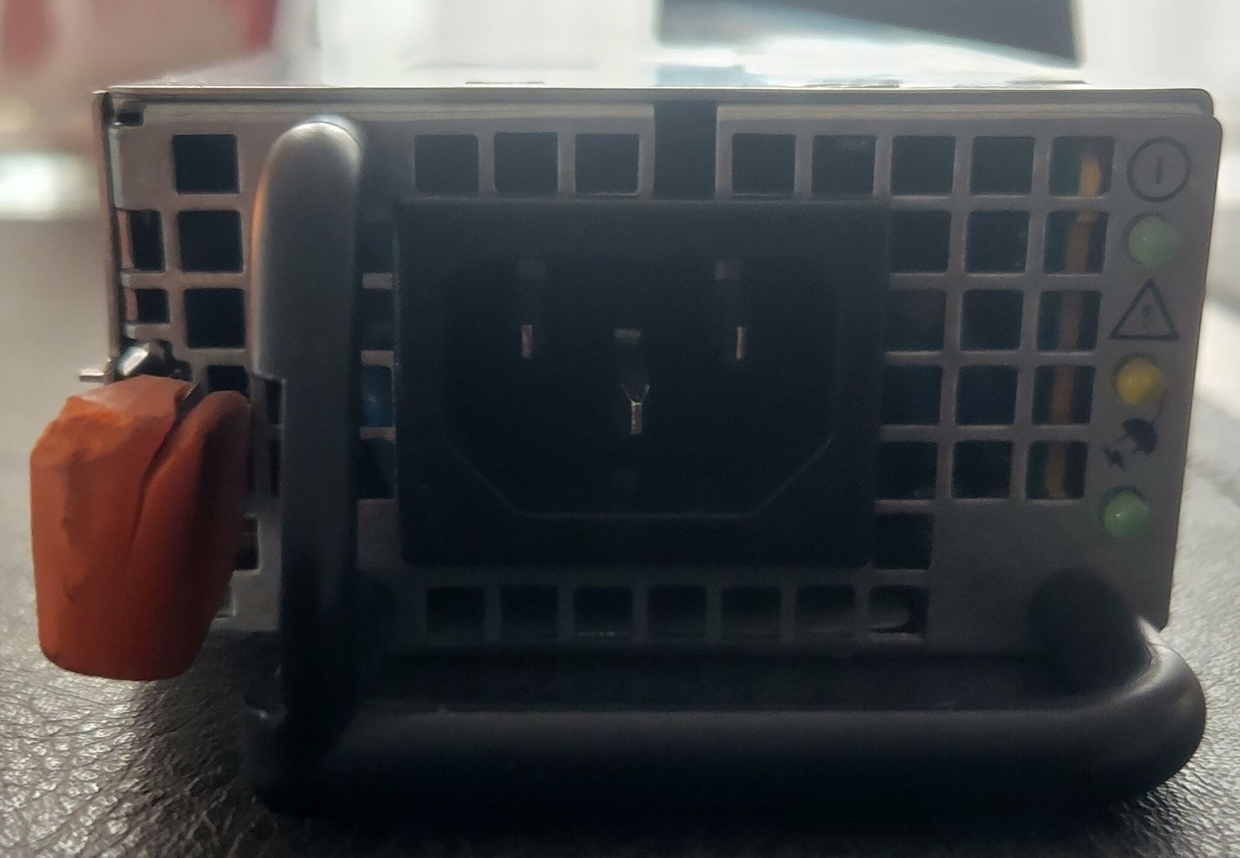 Dell Server: Dell PSU PowerEdge 1950 – Usato da Steinen venduto da BeeNeeCH 1