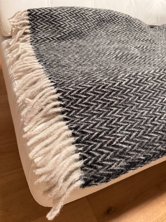 Decken: KidHemtex 100% Wool Grey Herringbone Throw Blanket Decke – Gebraucht aus Schübelbach von Rahnmont 1