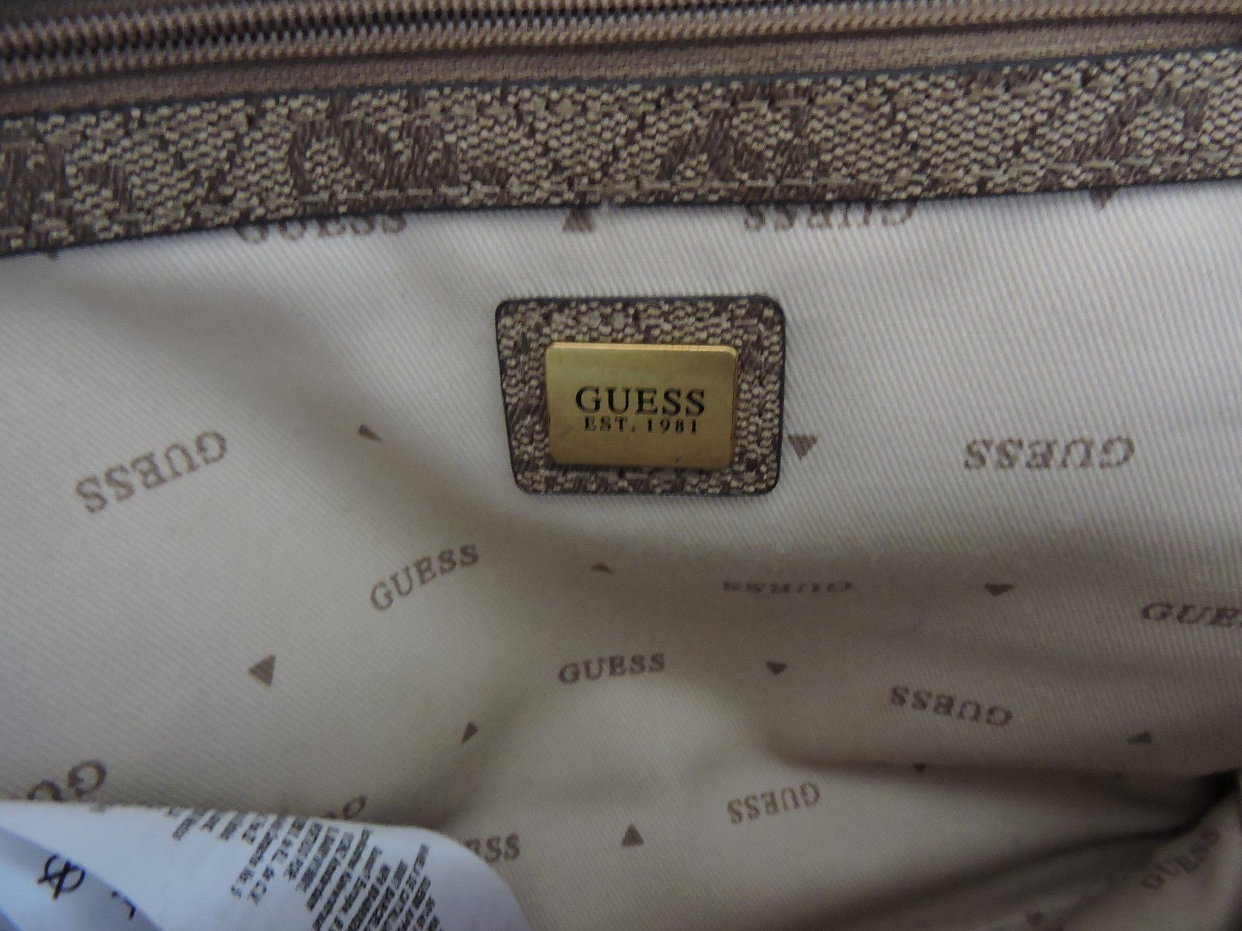 Guess Sacs: Guess Rucksack/Handtasche – D'occasion à Hauptwil par Borusse01 7