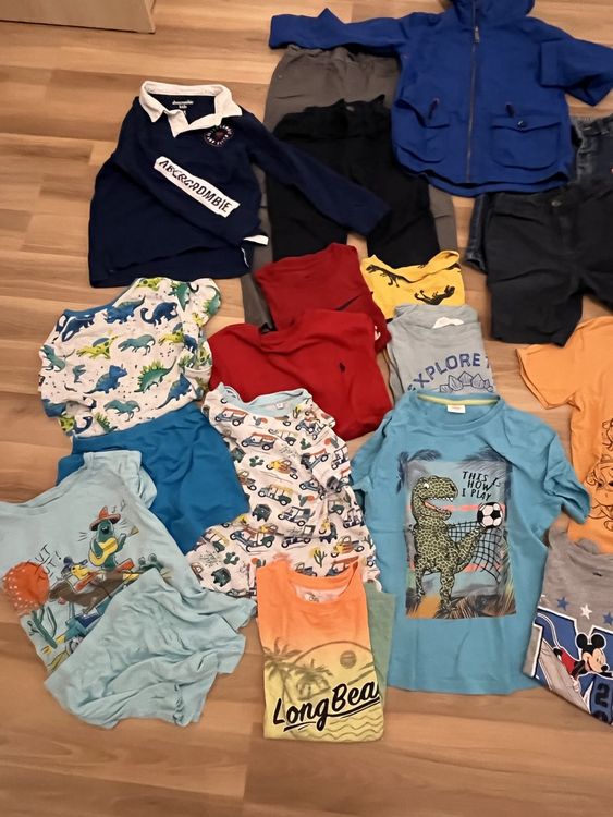 Ensembles coordonnés: Sommerkleiderpaket Jungs 122,24 Teile – D'occasion à Pfungen par nad_vt7k 1