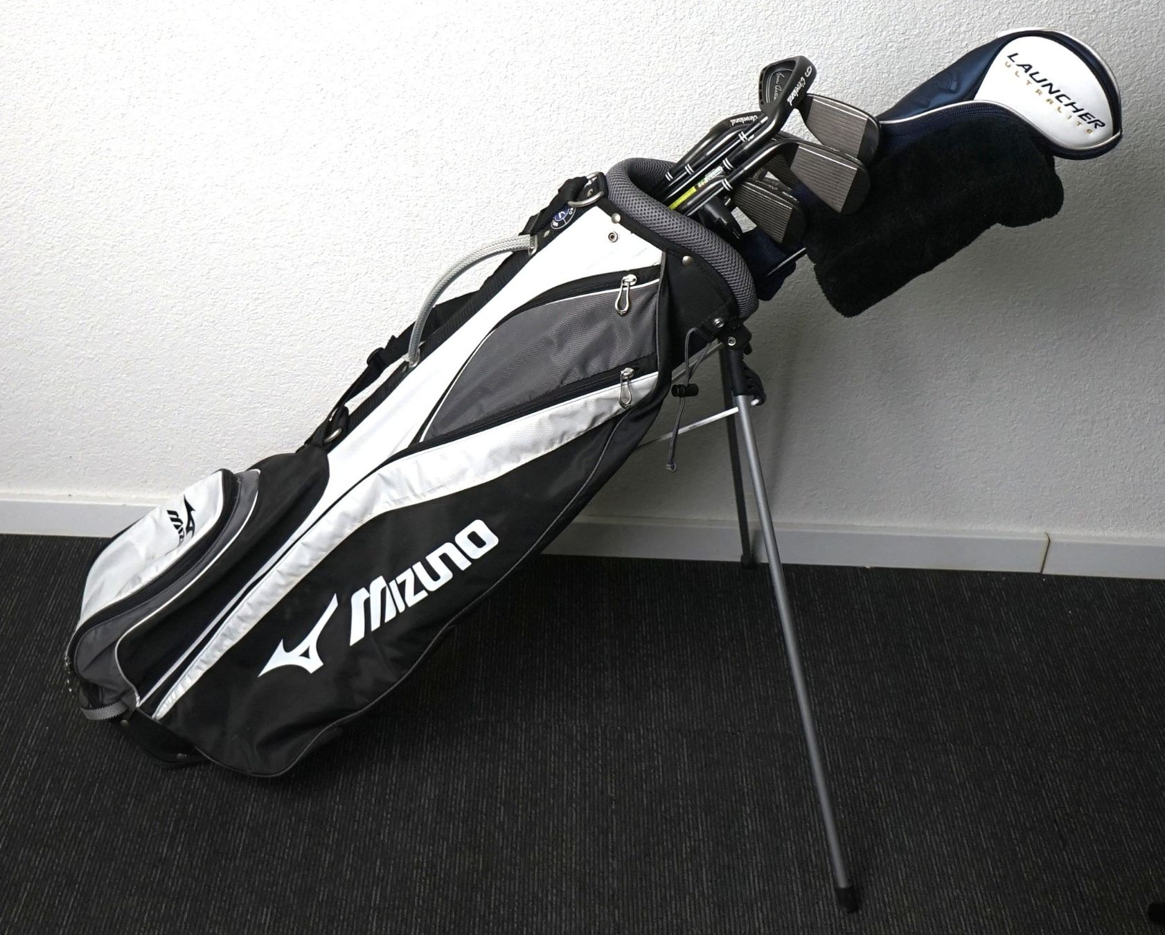 Mazze & Set: Mizuno Golftasche mit Schläger Set – Usato da Volketswil venduto da brockipfannenstil