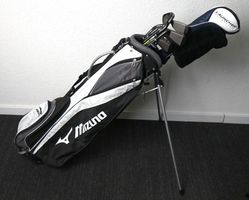 Mizuno Golftasche mit Schläger Set
