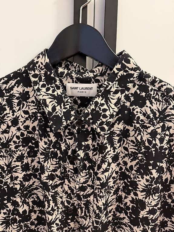 Saint Laurent Hemden: Yves Saint Laurent Hemd – Gebraucht aus Ennetbürgen von Jvek 1