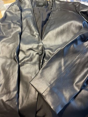 Schwarze Kunstlederjacke 40