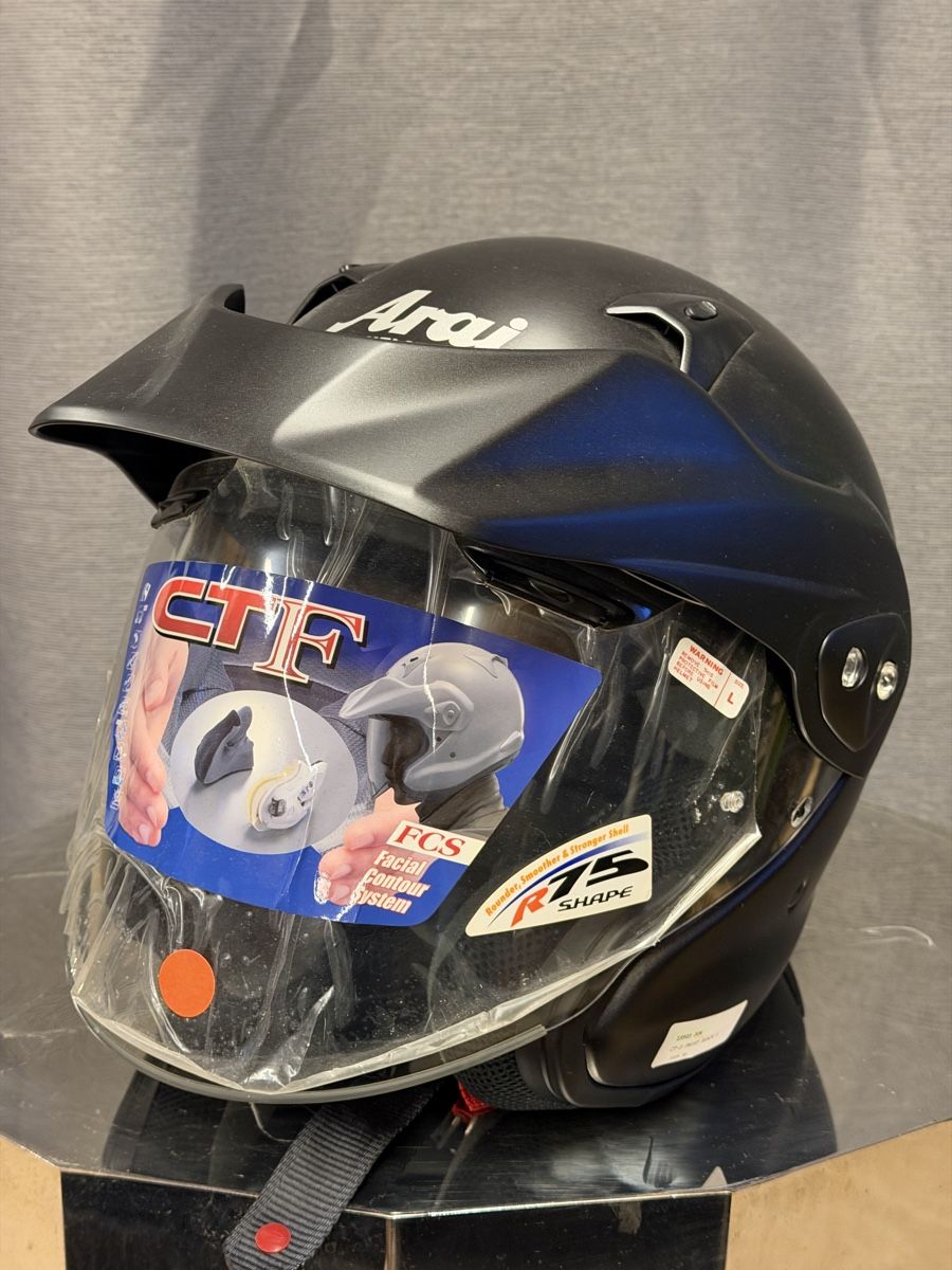 Caschi & visiere: Helmet – Nuovo e nell'imballaggio originale da Niederdorf venduto da ven_y8pp