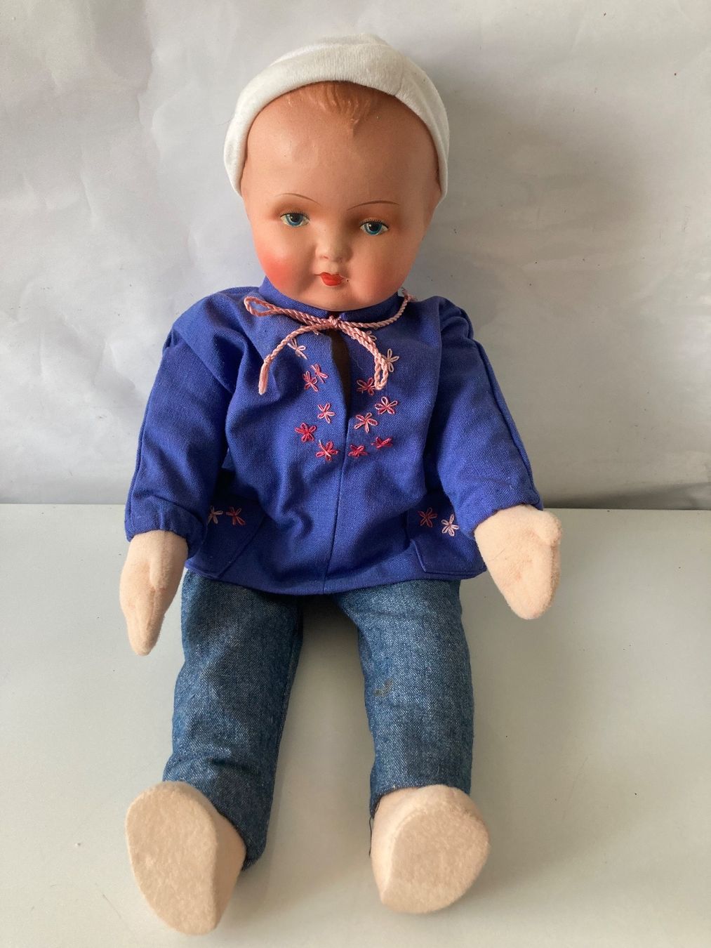 Bambole: Puppenkind Pappmaché Kopf Stoffkörper 40cm – Usato da Allschwil venduto da Maline1