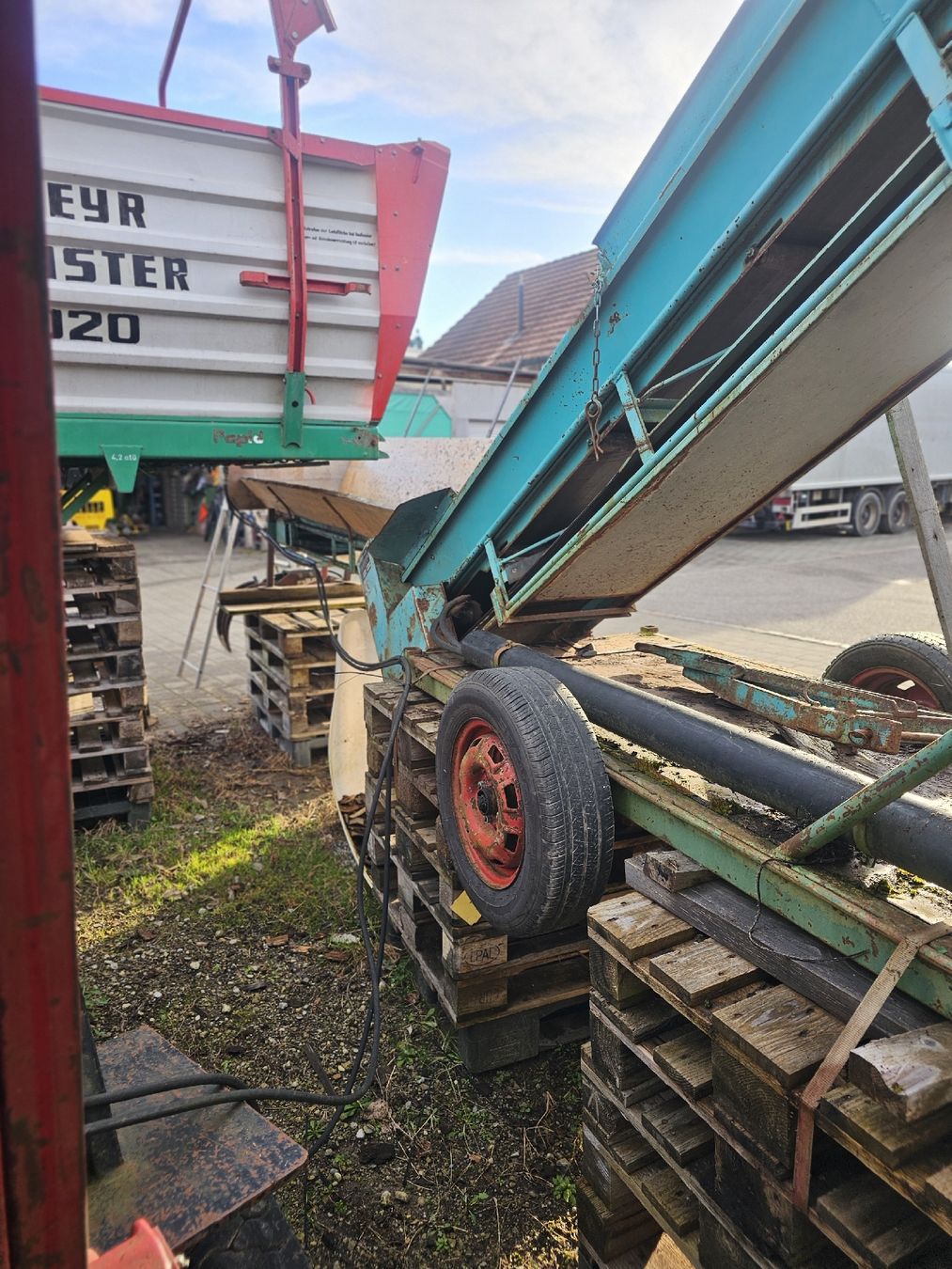Macchine per carico, silaggio e trasporto: Förderband – Usato da Hausen AG venduto da brennholz01