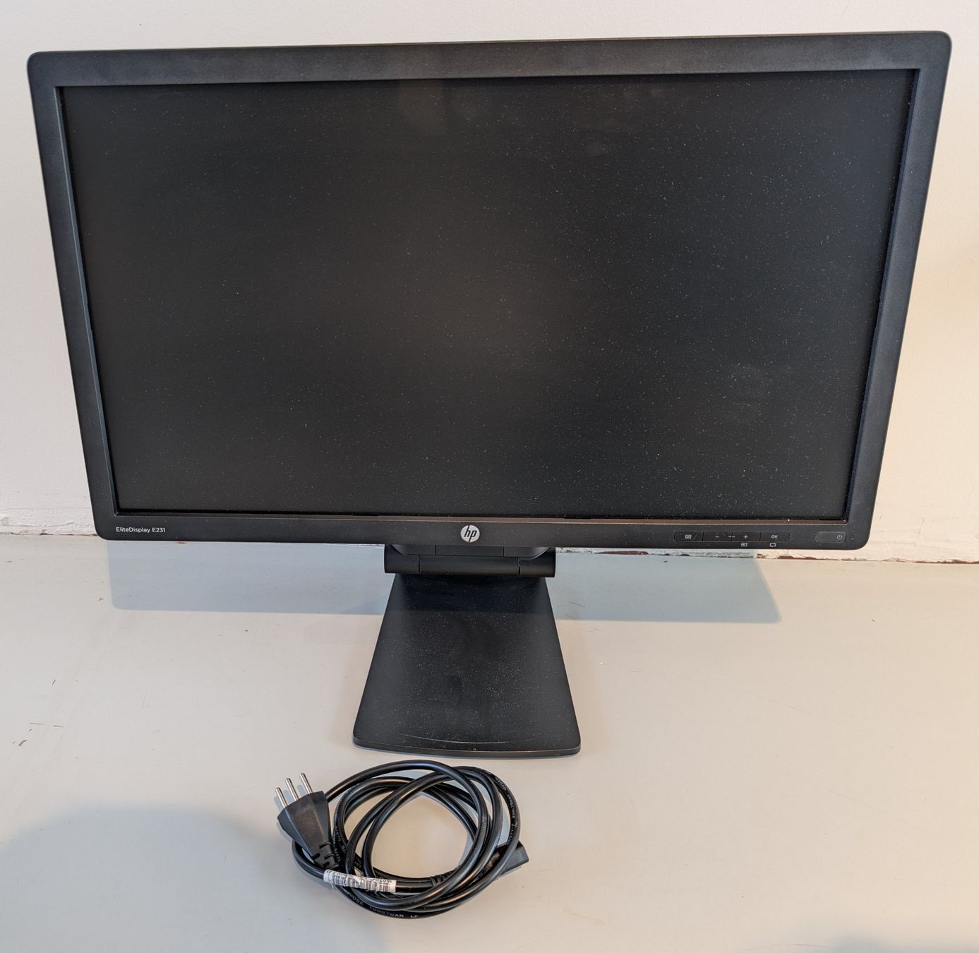 Hewlett Packard Monitore: HP EliteDisplay E231 - 23" Monitor – Gebraucht aus Dietlikon von ComdatAG
