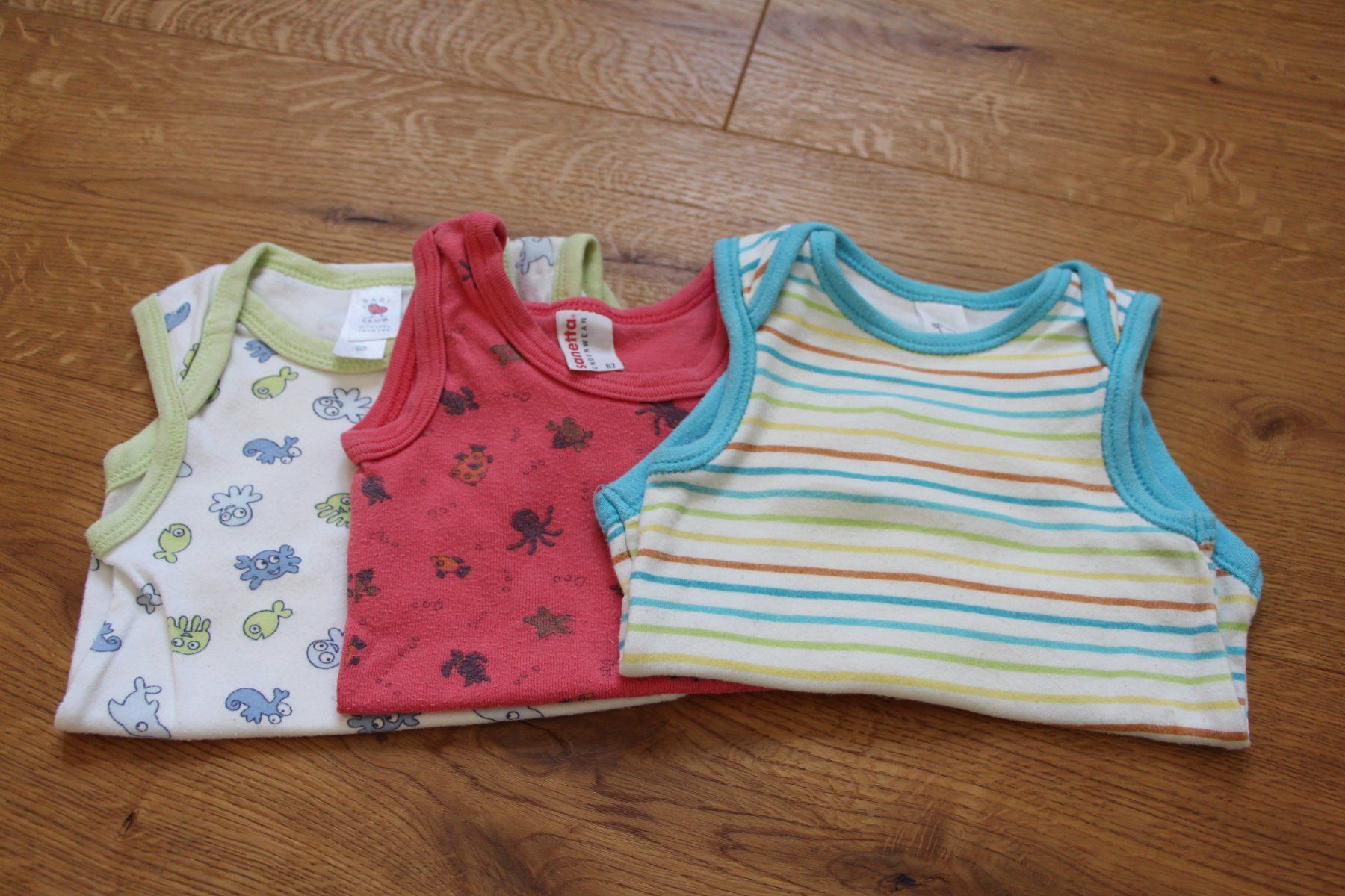 Lotti & Set di vestiti: Bodypaket, Grösse 62-68, 4 Stück – Usato da Heiligkreuz (Mels) venduto da PascalWa 1