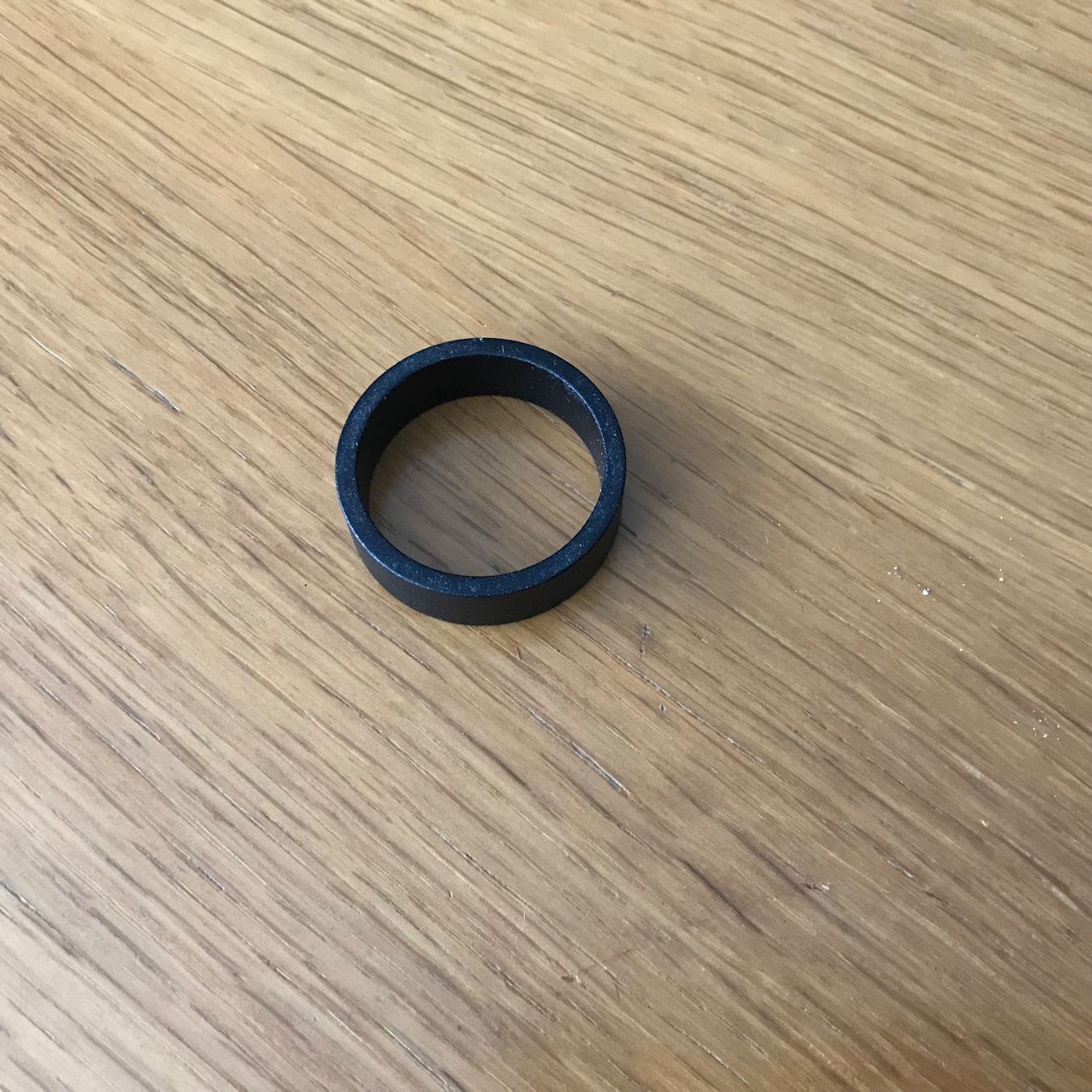 Pezzi di ricambio: Distanzring Vorbau 10mm Schwarz Matt – Usato da St. Gallenkappel venduto da brother707