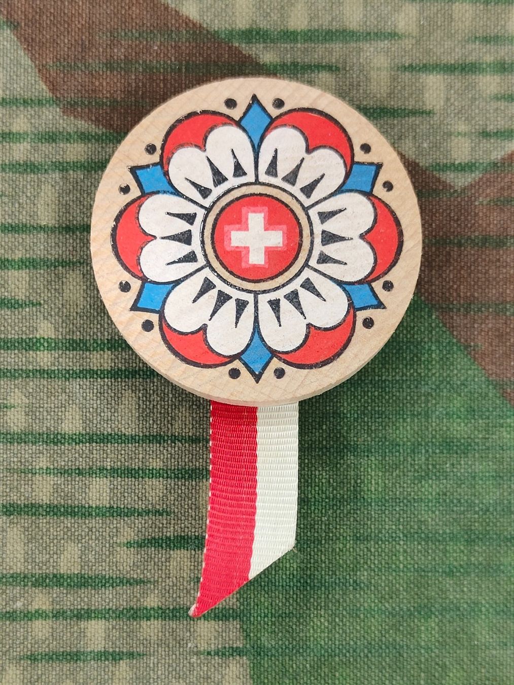 Plaketten & Abzeichen: 1. August Abzeichen 1977 – Gebraucht aus Bauma von SwissMilitaria