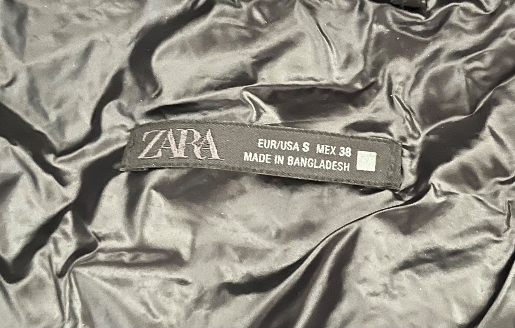 Zara Vestes: ZARA - shiny Puffer (Grösse S) – Neuf (Voir description) à Visp par scallyuri 2