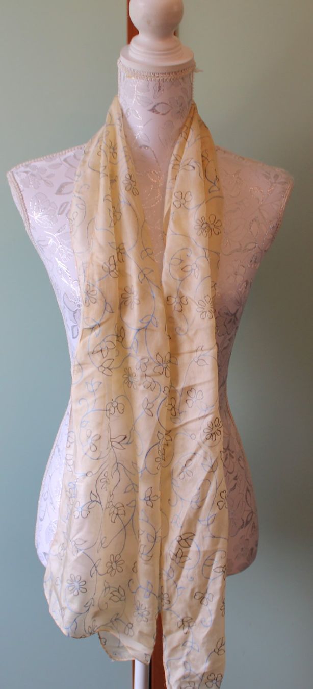 Foulard & Sciarpe: Seidenfoulard – Usato da Schaan venduto da antikes_und_kurioses 2
