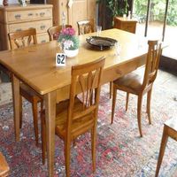 Tisch um 1840, in Tanne
