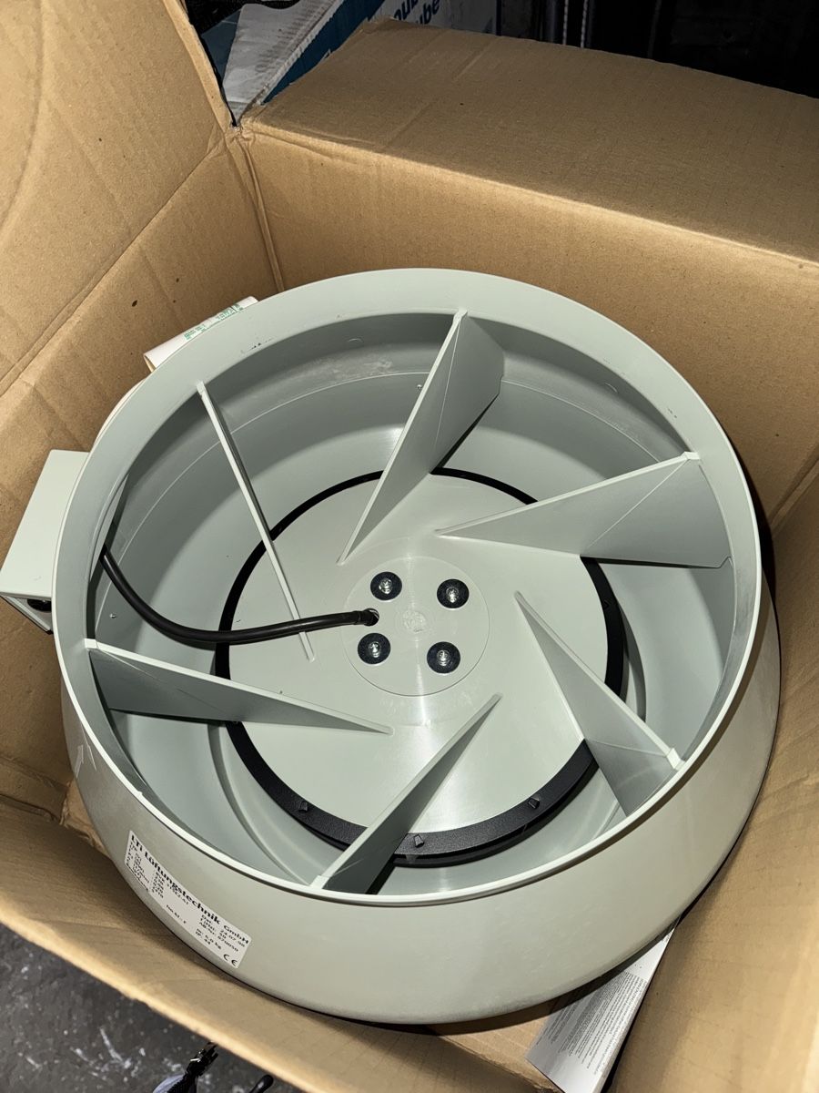 Ventilatori: Rohr Ventilator  neu  315 E2 – Nuovo e nell'imballaggio originale da Härkingen venduto da 1S. 1
