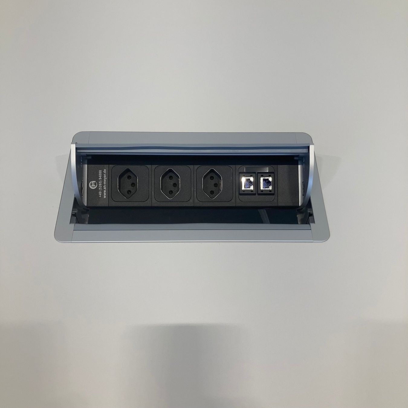Lista Scrivanie: Lista Office LO Motion Sitzungstisch 1600x1600 mm - Weiss – Usato da Schönenwerd venduto da mcofficeshop 5