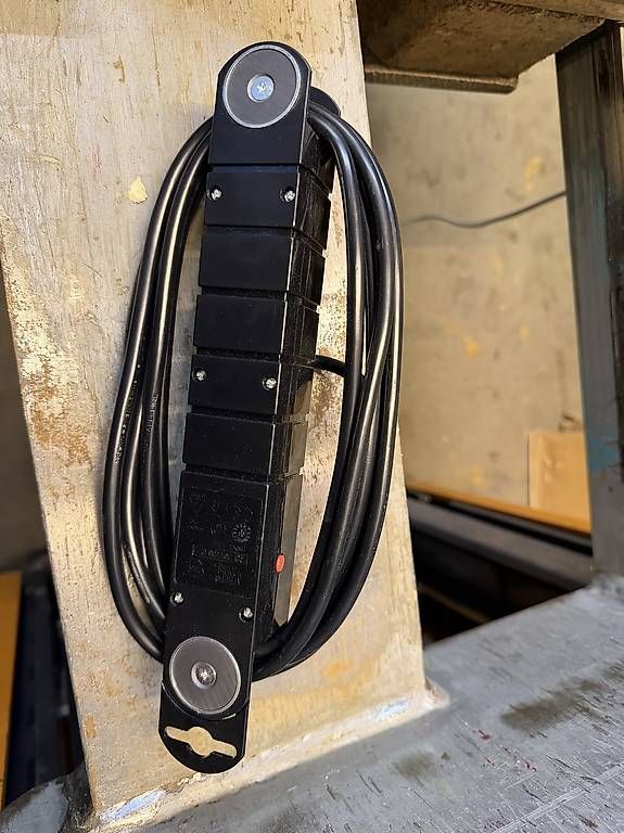 Stecker: 6er Steckdosenleiste von Steffen Variabl mit Magnet – Gebraucht aus Necker von liq24 2