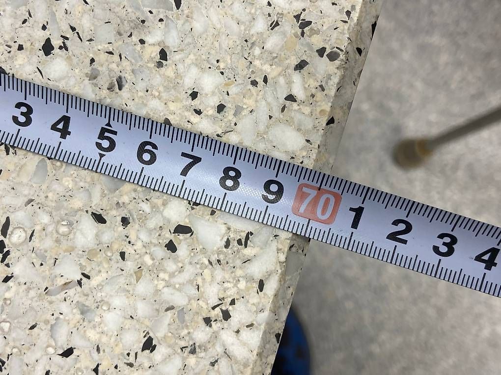 Tavoli: Sehr massiver Steintisch / Granittisch – Usato da Schötz venduto da Willibandi 2