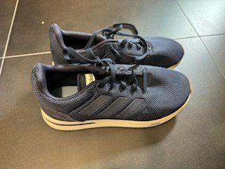 Adidas Scarpe da uomo: ADIDAS Sneaker dunkelblau 40 2/3 – Usato da Gommiswald venduto da Anika6