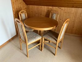 Runder Tisch ausziehbar inkl. 4 Stühle