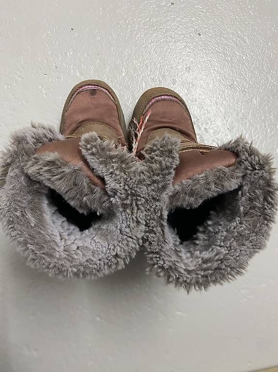 Schuhe für Mädchen: Winterschuhe Grösse 26 – Gebraucht aus Rorschacherberg von JBF17 1