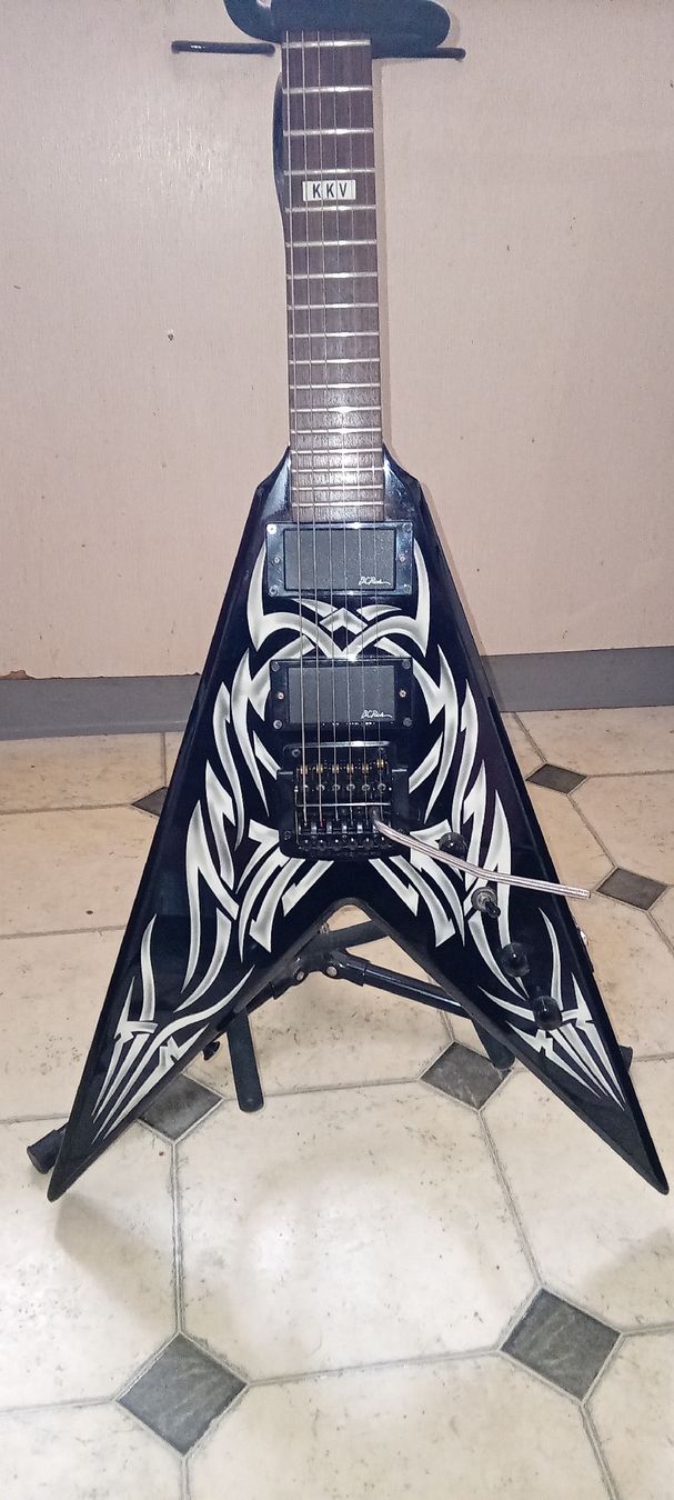 B.C Rich Strumenti musicali: BC Rich KKV Kerry King Slayer ist auch auf Tutti! – Usato da STAUFEN venduto da skullshredder