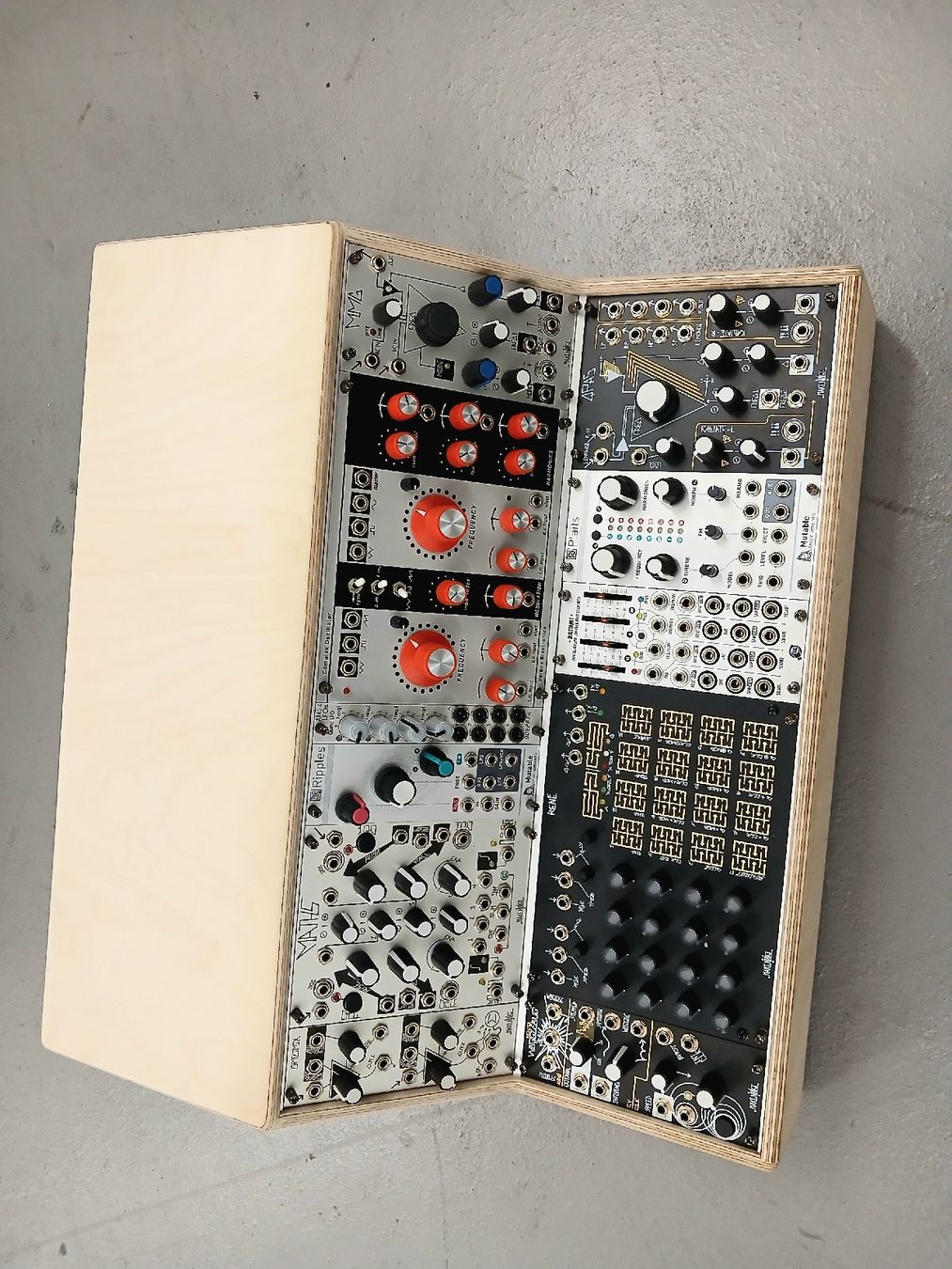 Strumenti musicali: Modular Synthesizer – Nuovo (secondo la descrizione) da Lausanne venduto da jolhan 1