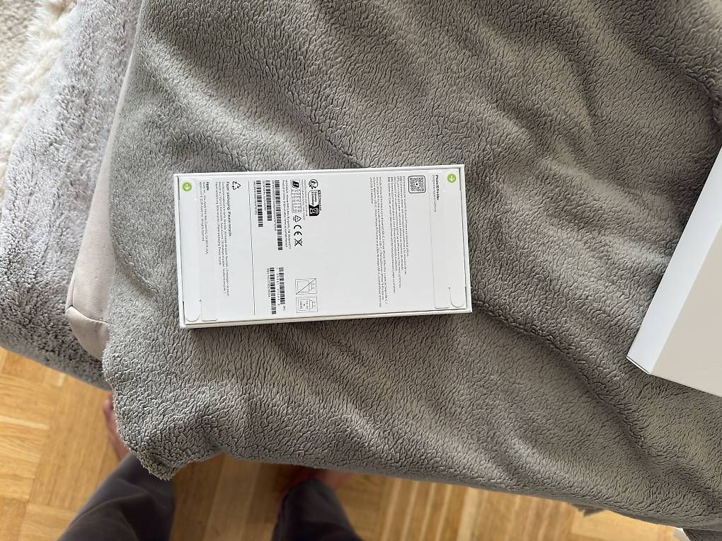 Telefoni cellulari / Smartphones: iPhone 18 pro Max 1 TB  – Nuovo e nell'imballaggio originale da Bolligen venduto da Feremez 1