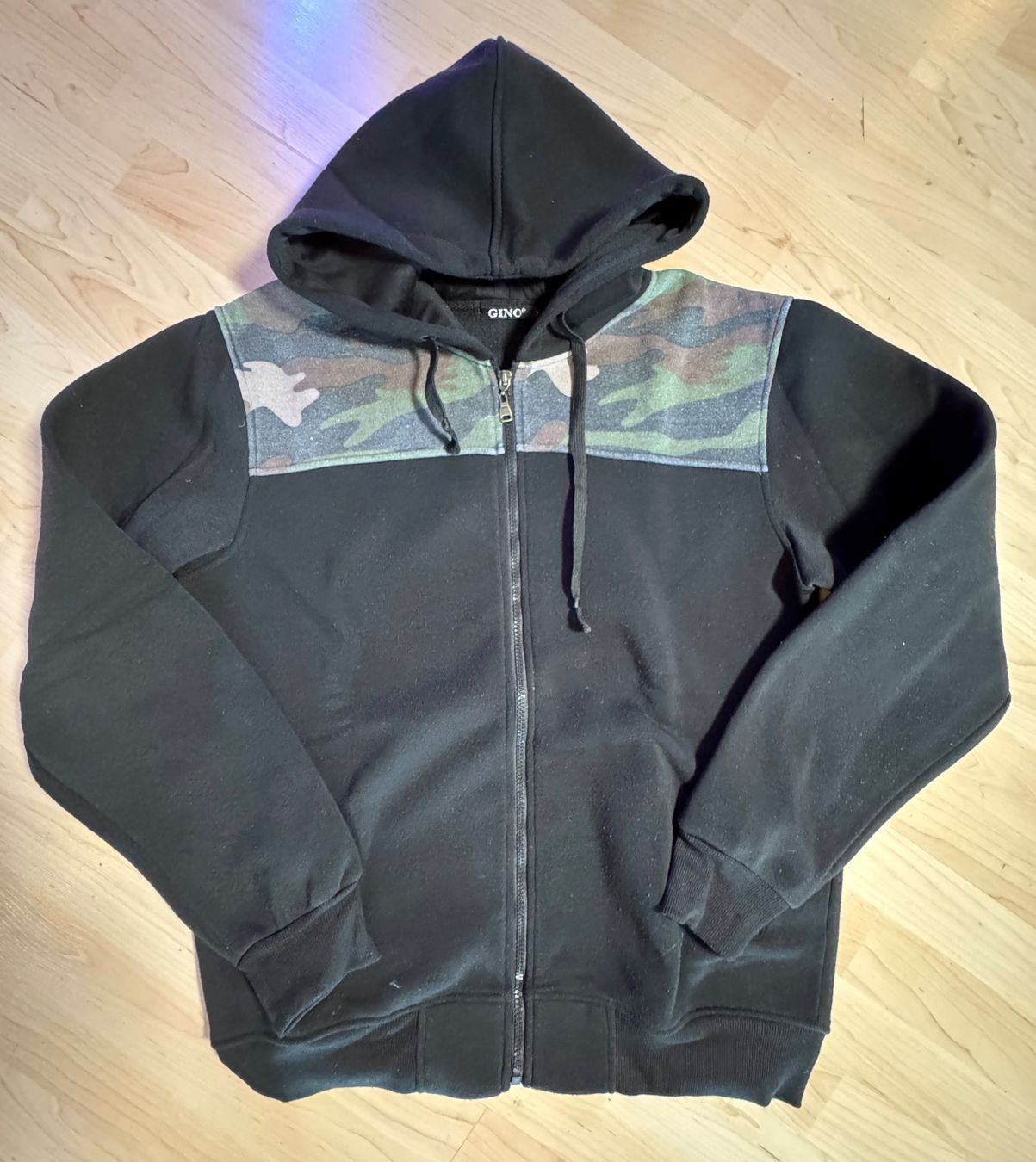 Maglioni & Felpe: Herren Kapuzenpullover - GINO – Usato da Seuzach venduto da Inspektor99