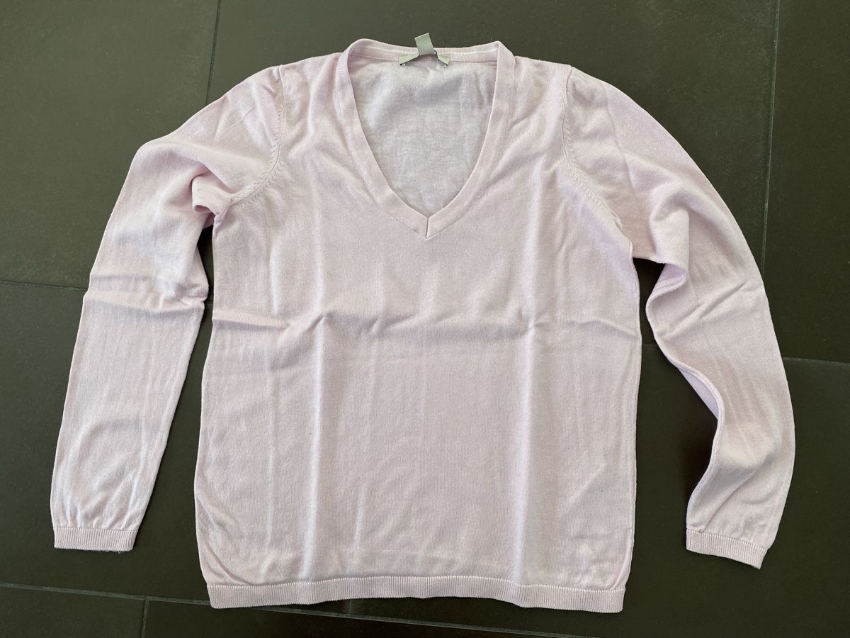 Maglioni & Felpe: Pull rose pâle col V - Taille S – Usato da Versoix venduto da coul-raoul