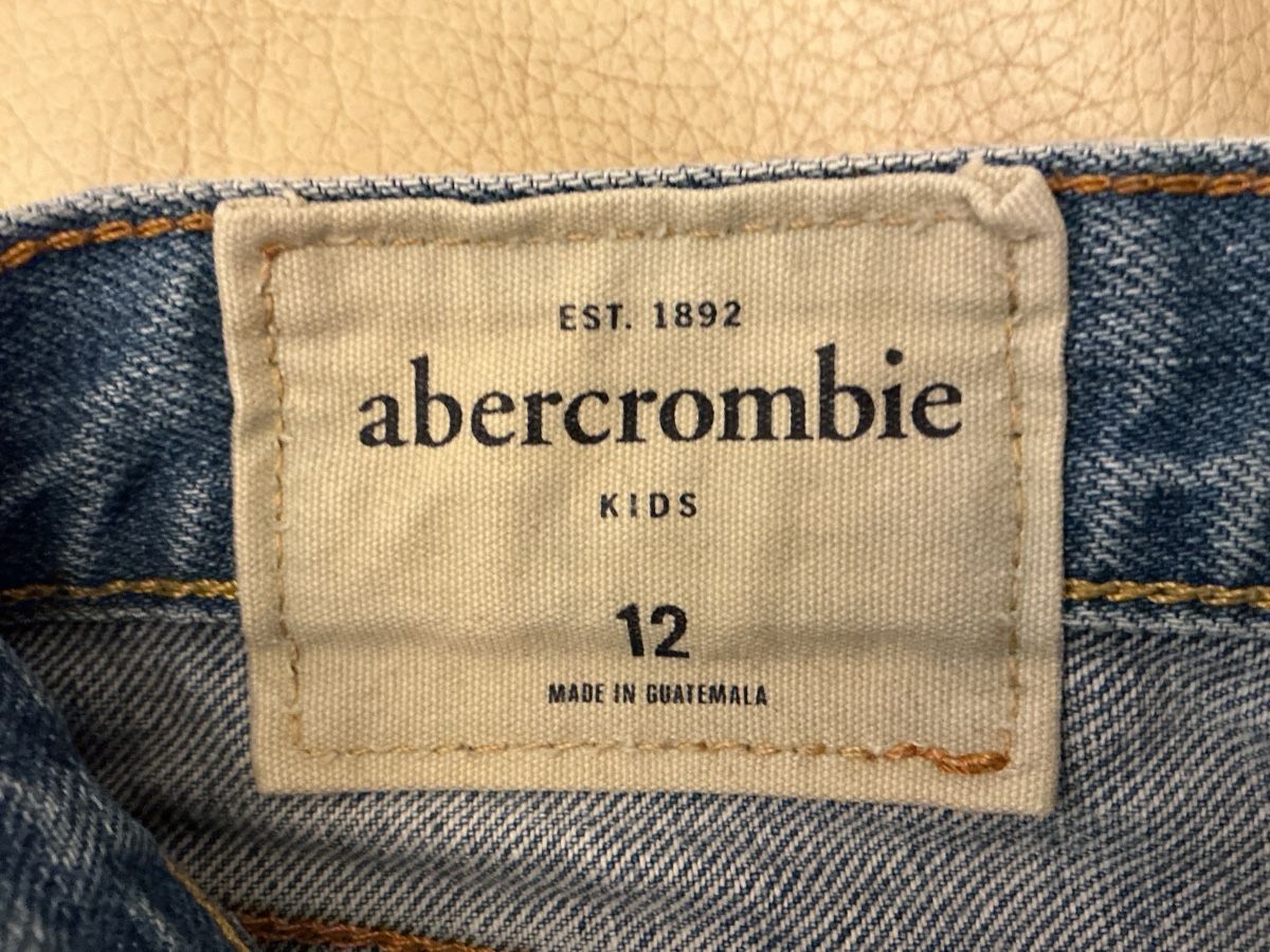 Abercrombie Jeans: Abercrombie Kinderjeans Größe 12 – Usato da Oberwil BL venduto da TypeR-666 2