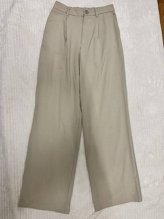 Pantaloni: Beige Stoffhose – Usato da Fribourg venduto da hel_7rf2