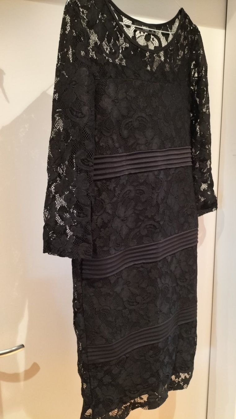Kleider: Damen Kleid mit stretch Spitze, G.38-40 – Gebraucht aus Pfäffikon ZH von e13_x2n5 3