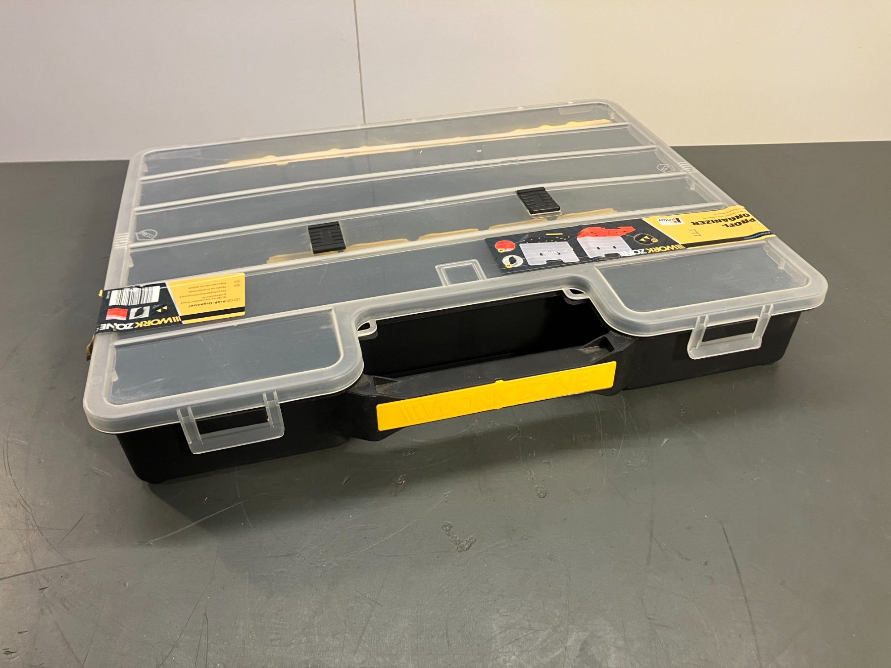Reisekoffer: neuwert. Work Zone Profi Organizer Sortiment Koffer E ab 1.- – Gebraucht aus Lichtensteig von Buy24International