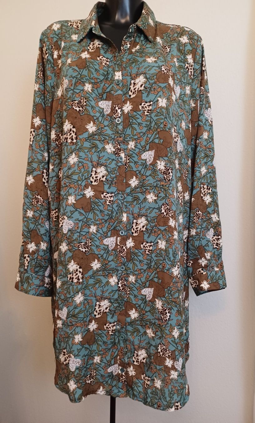 Robes: NORAH Blusenkleid Gr.44 – D'occasion à Luzern par GoSecond