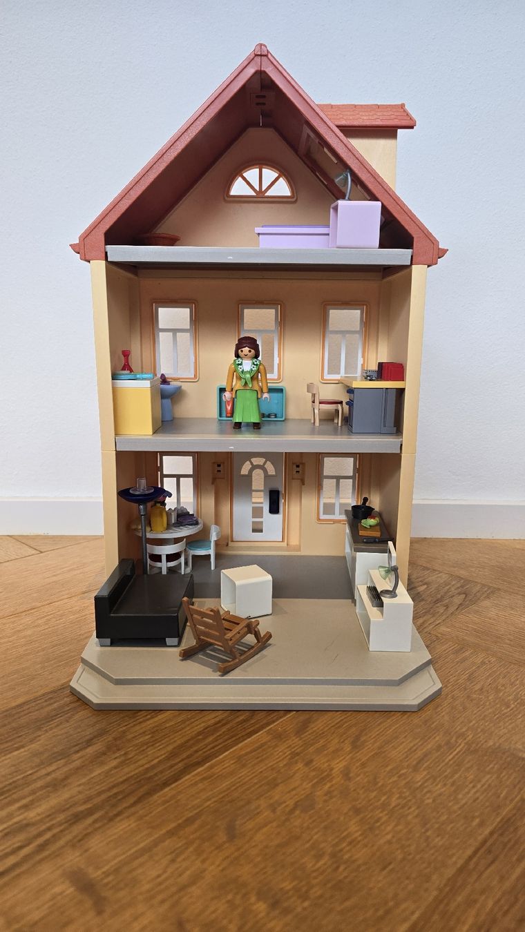 Playmobil Giocattoli: Playmobil Haus mit Zubehör – Usato da Sachseln venduto da Oberhuiser