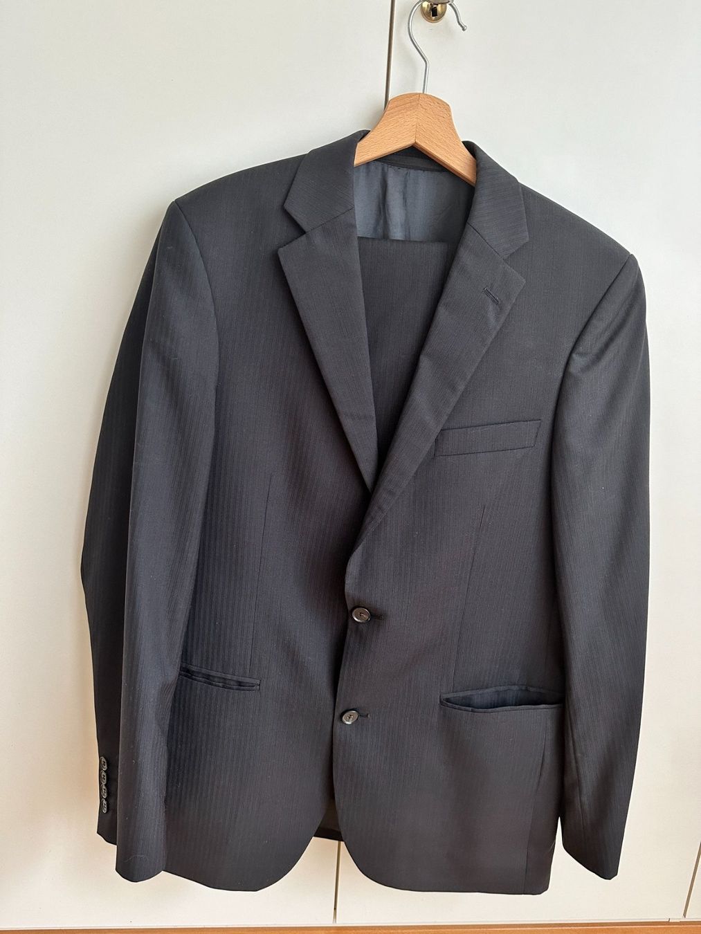 C&A Completi: Anzug - Gr. 50 - schwarz – Usato da Hombrechtikon venduto da Uptowns