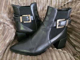Schwarze elegante Stiefel von KAZAR mit Schnalle Gr. 38.