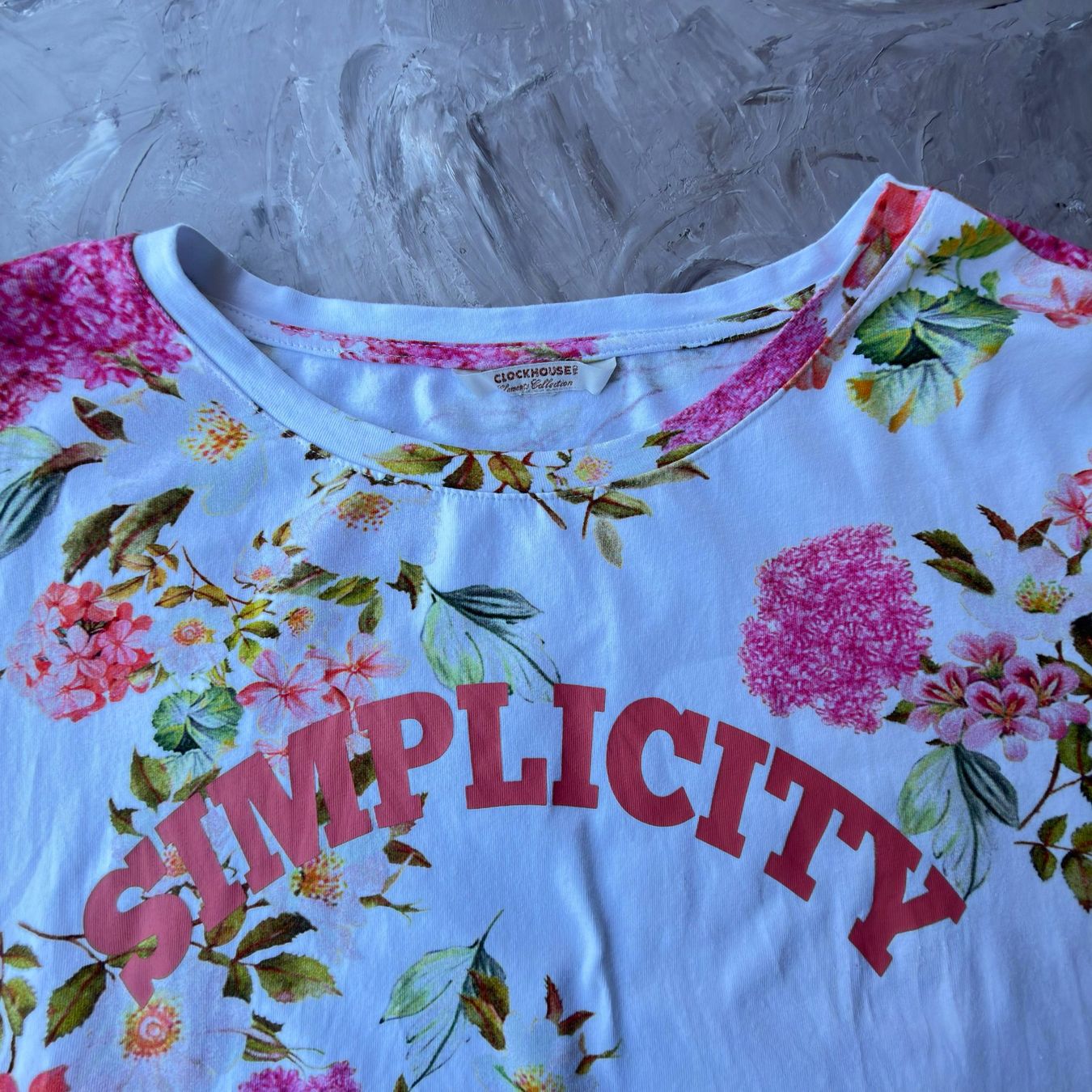 C&A T-shirt: T-shirt crop floral Clockhouse "Simplicity" – Usato da Thônex venduto da Suisse.Shopping 7