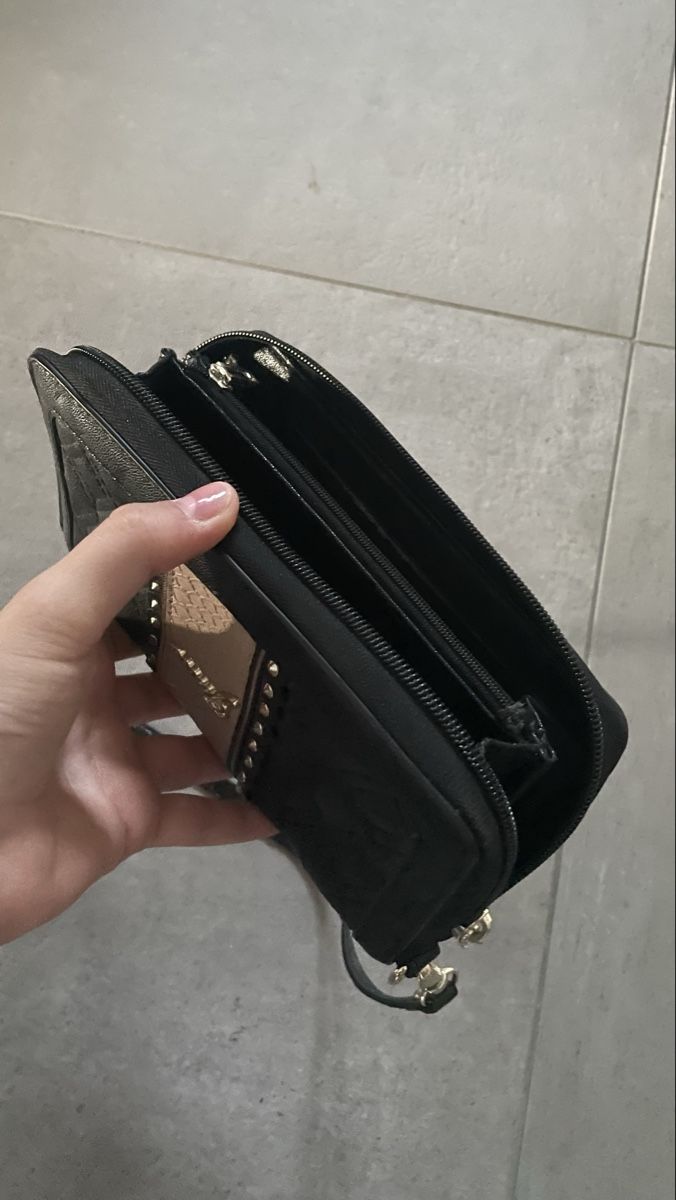 Guess Portemonnaie: Guess Wallet Handbag Black – Gebraucht aus Cortaillod von seba15 3