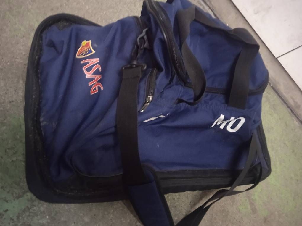 Nike Borse: FCB Sporttasche – Usato da Basel venduto da Petergunn 1