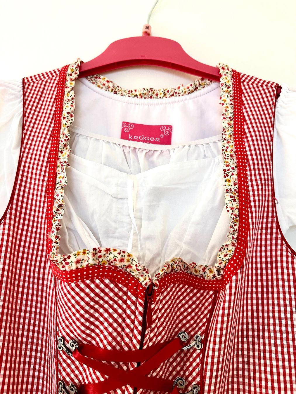 Krüger Vestiti: Oktoberfest Krüger Dirndl size 36 – Usato da Basel venduto da and_9pj9 5